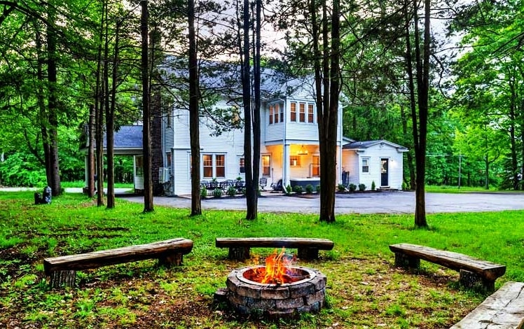 Sterling Manor Retreat Exterior and Fire Pit
