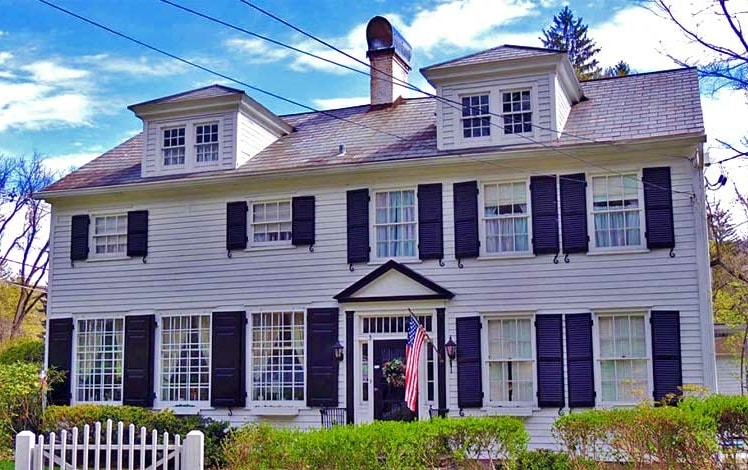 Stony Brook Inn B&B exterior front