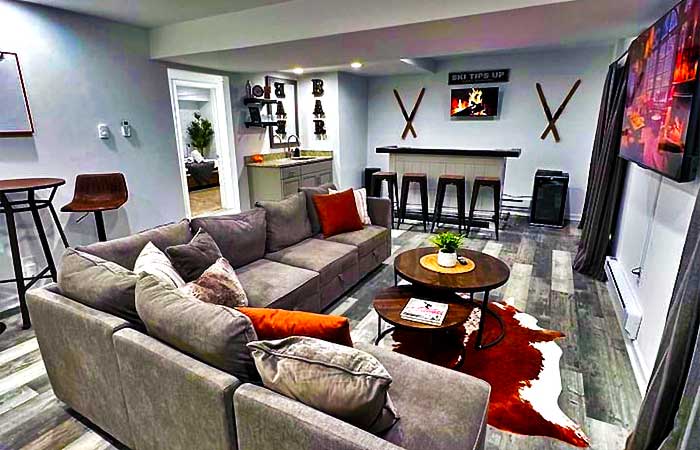 Stunning Bushkill Getaway Living Room 2