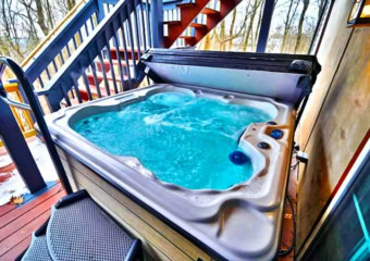 Summit Lodge Hot Tub