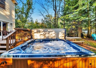 Sunset Lake House Hot Tub