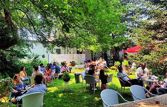 Sunshine Colony Outdoor Dining