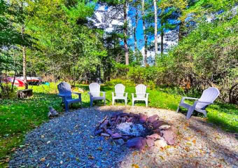 Sweet Pea Bungalow Fire Pit