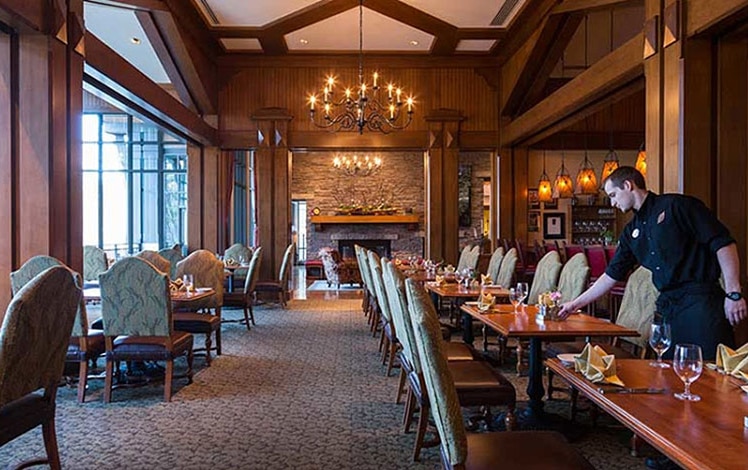 TREE-Restaurant-Woodloch-Lodge-dining-room