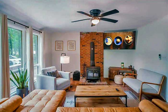 Tall Pines Retreat Living Room