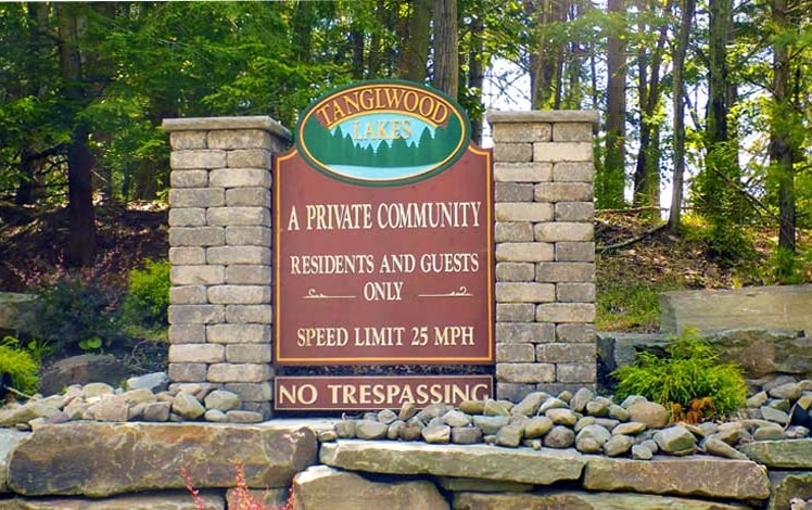 tanglwood lakes welcome sign