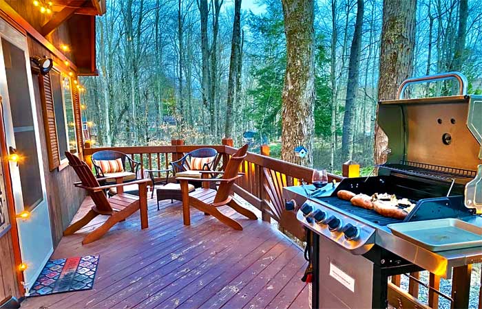 The Blue Jay Cottage Deck