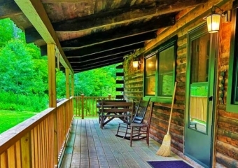 The Cabin at Livingston Manor Deck