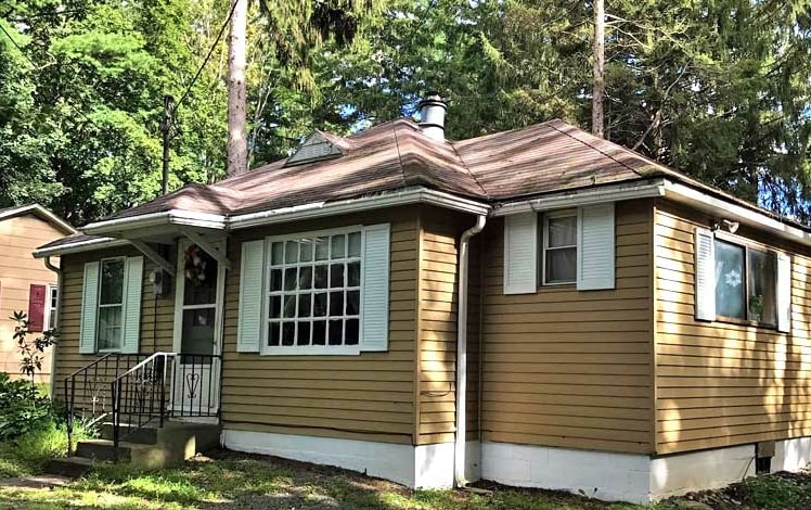 The Cozy Cabin Exterior