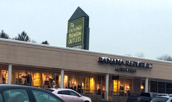 The-Crossings-Premium-Outlets-banana-republic