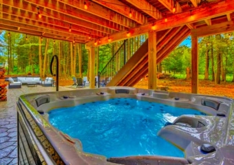 The Driftwood Hot Tub