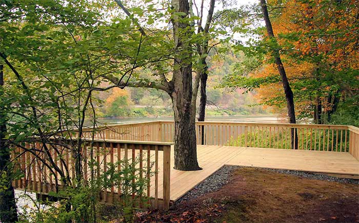 The Knoll on Delaware River deck overlooking river