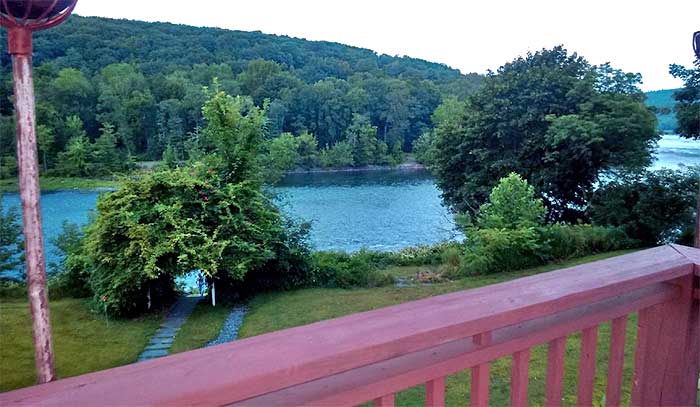 the New Inn at Lackawaxen restaurant deck overlooking river