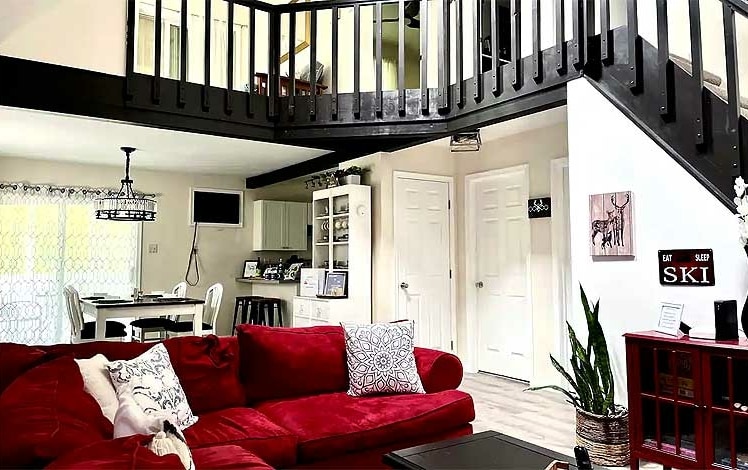 The Pocono Loft House main room