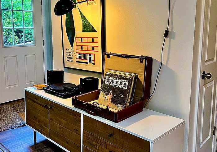 Tobyhanna Woods Cabin record player