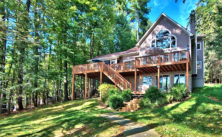 Wallenpaupack Lakefront Chalet front exterior