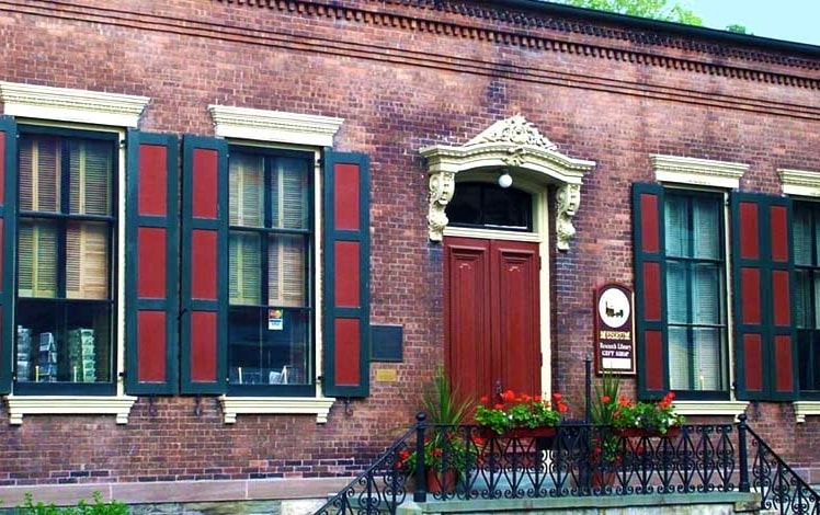 Wayne County Historical Society exterior front of building