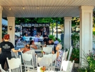 Western Supper Club & Inn patio and music stage