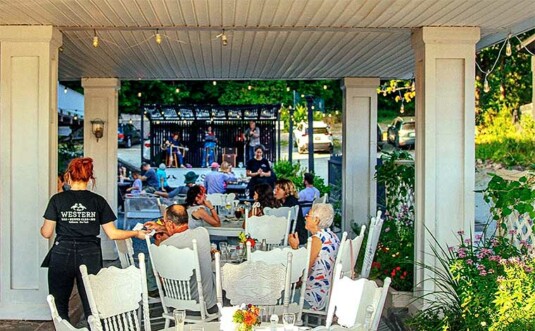 Western Supper Club & Inn patio and music stage