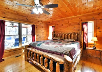 White Haven Riverfront Cabin Bedroom