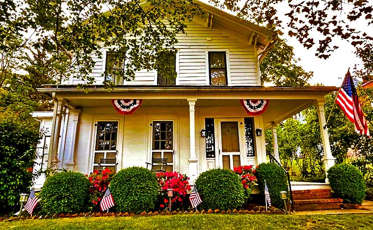 White House on Warren Exterior