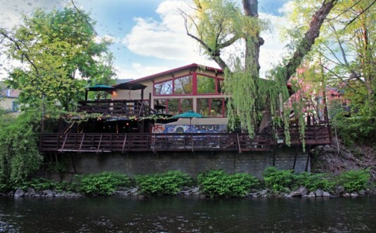 Willow Tree-Inn-Creek-View