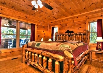 a.River Lodge Bedroom