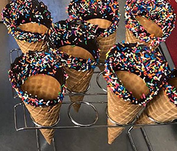 annie's-ice-cream-waffle-cones-dipped