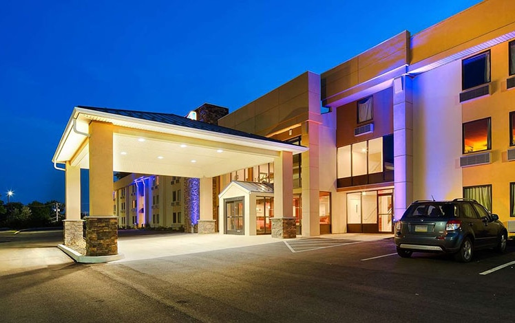 best-western-plus-poconos exterior