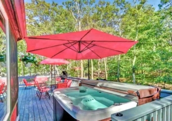 bliss house hot tub on deck