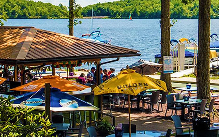 boulder-view-tavern-patio-bar