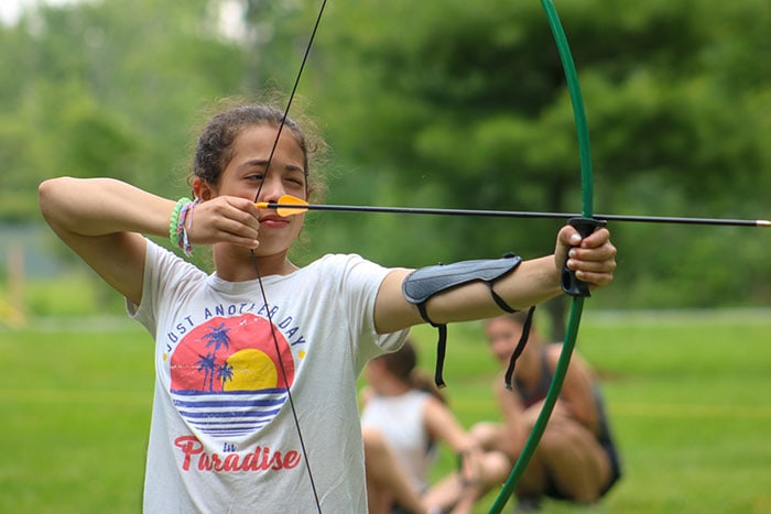 chestnut-lake-camp-girl-archery