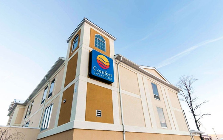 comfort-inn-and-suites-mount-pocono-exterior