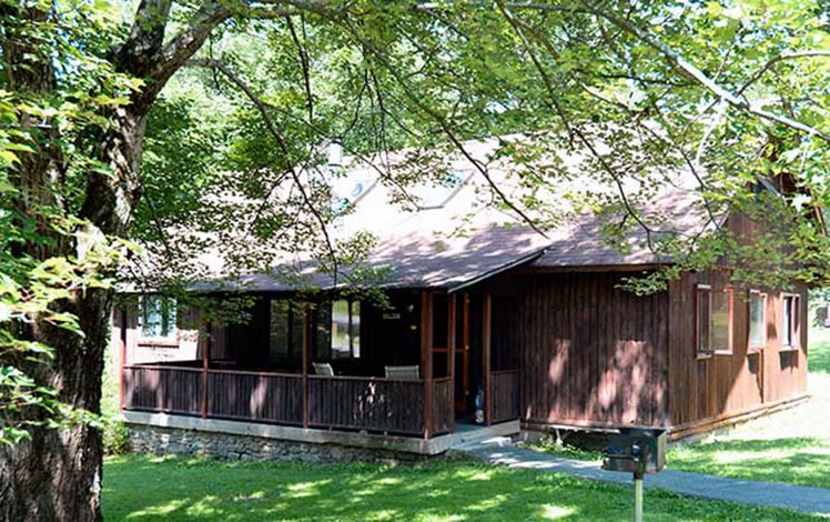 countryside-cottages-bartonsville-Hillside-Exterior