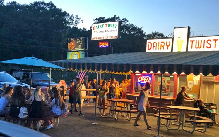 dairy-twist-people-at-picnic-tables