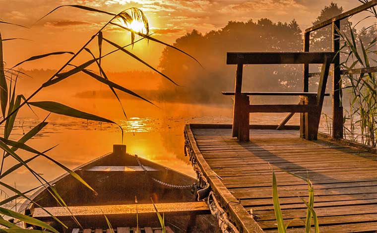 emerald lakes lake at sunset