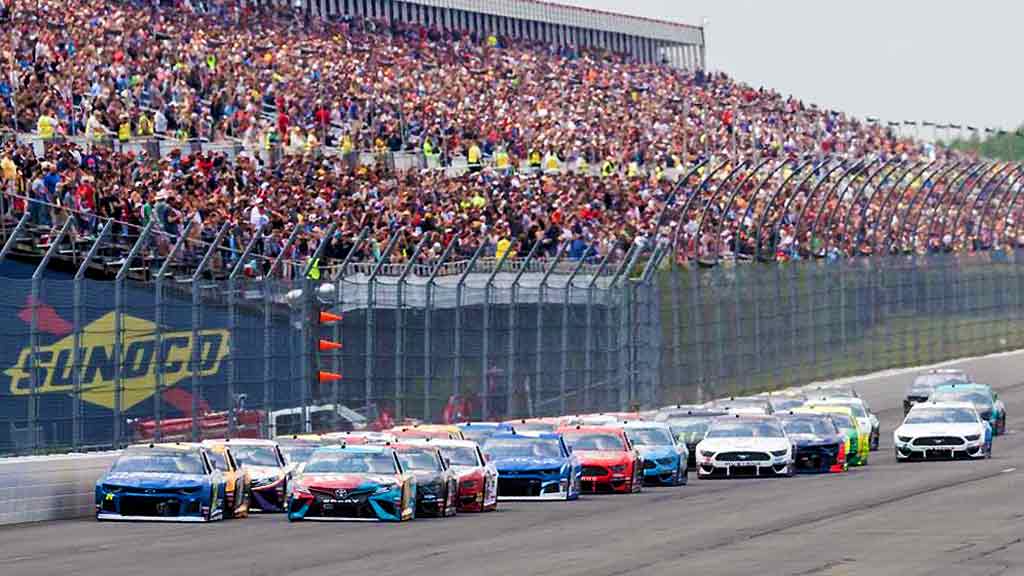 Pocono Raceway 2022 NASCAR Weekend cars on track