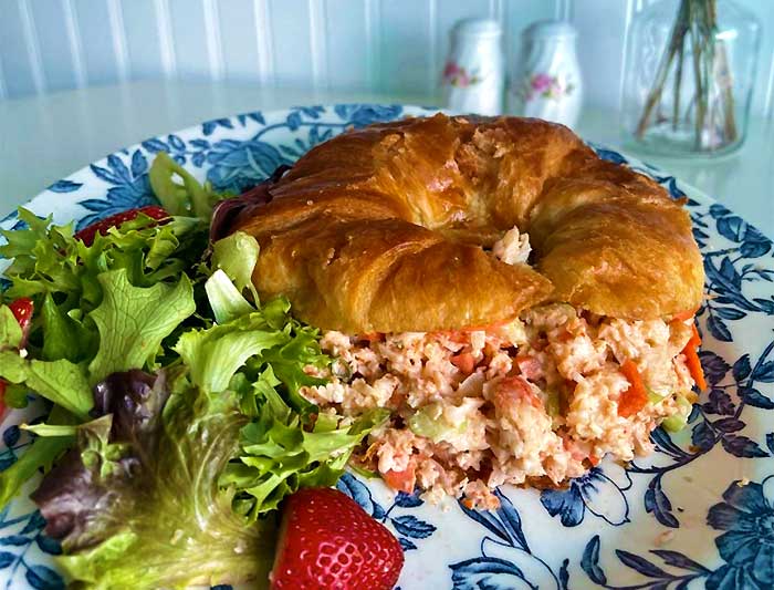 farmhouse cafe Lobster Salad Croissant