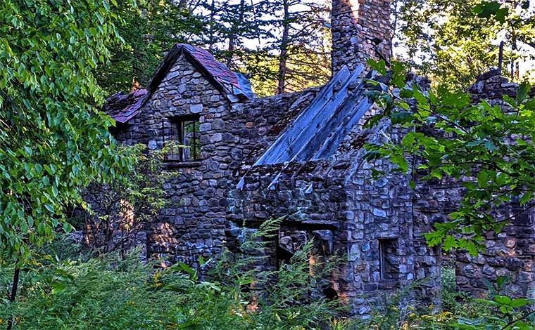 old farmhouse ruins