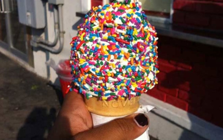 gravity-ice-cream-honesdale-sprinkle-on-soft-serve-cone