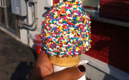 gravity-ice-cream-honesdale-sprinkle-on-soft-serve-cone