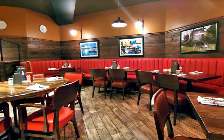 dining room with banquettes and tables