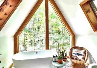 lake ariel cabin bathroom with window