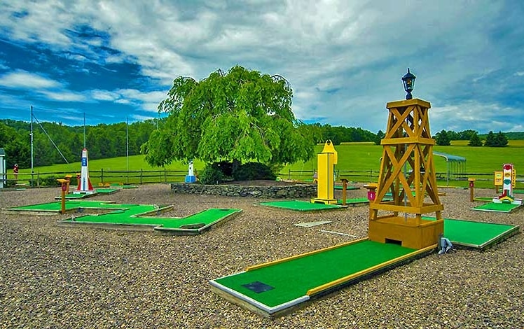 hardings mini-golf course