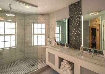 hilltop mansion marble bathroom