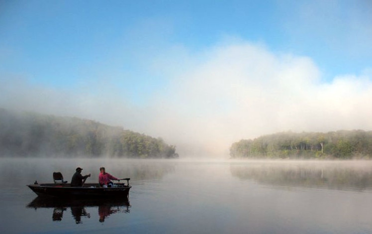 keen-lake-camping-resort-canoers-in-the-mist-on-the-lake