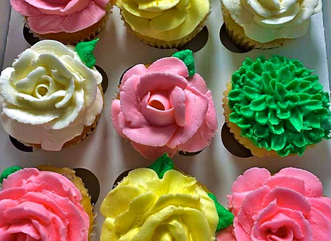 kitchen chemistry flower cupcakes