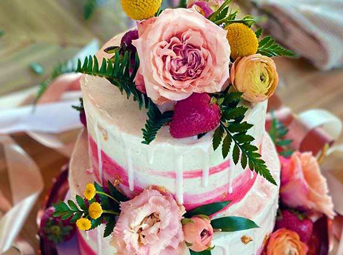 kitchen-chemistry-micro-wedding-cake