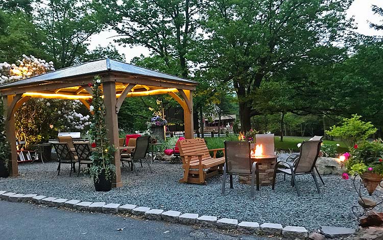 lake-harmony-inn-on-the-patio