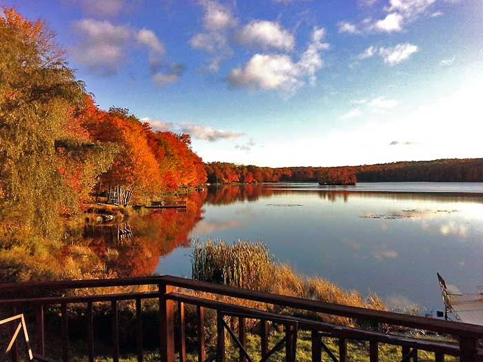 lake wallenpaupack in autumn